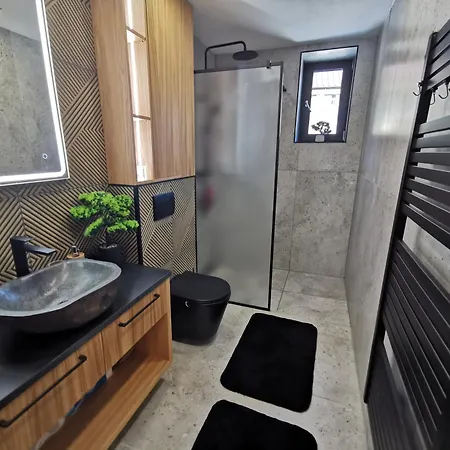 Luxusne - Olivia Telgárt